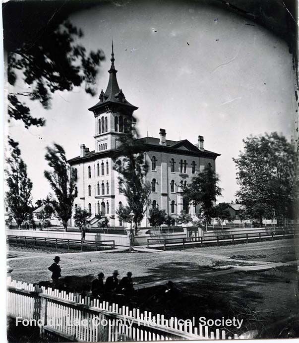 246-37505 High School Merrill Ave - Fond du Lac County Historical Society